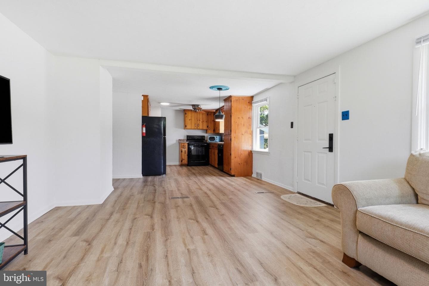 2260 S George Street photo 10