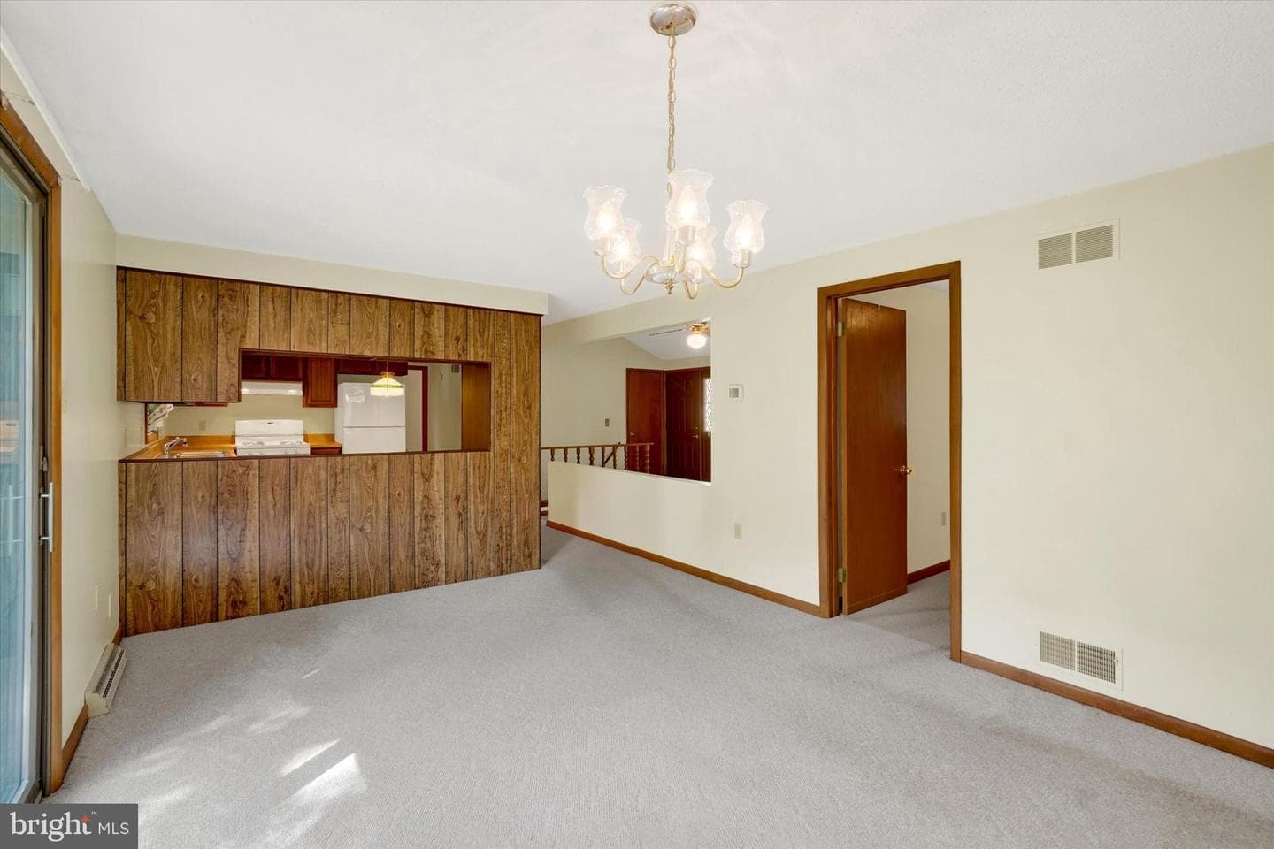406 Beaumont Road photo 10