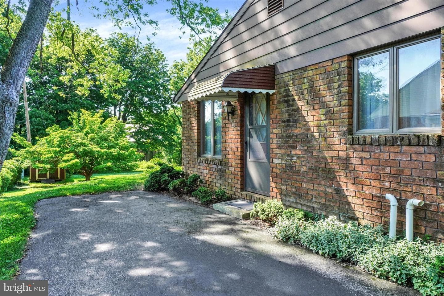 406 Beaumont Road photo 22