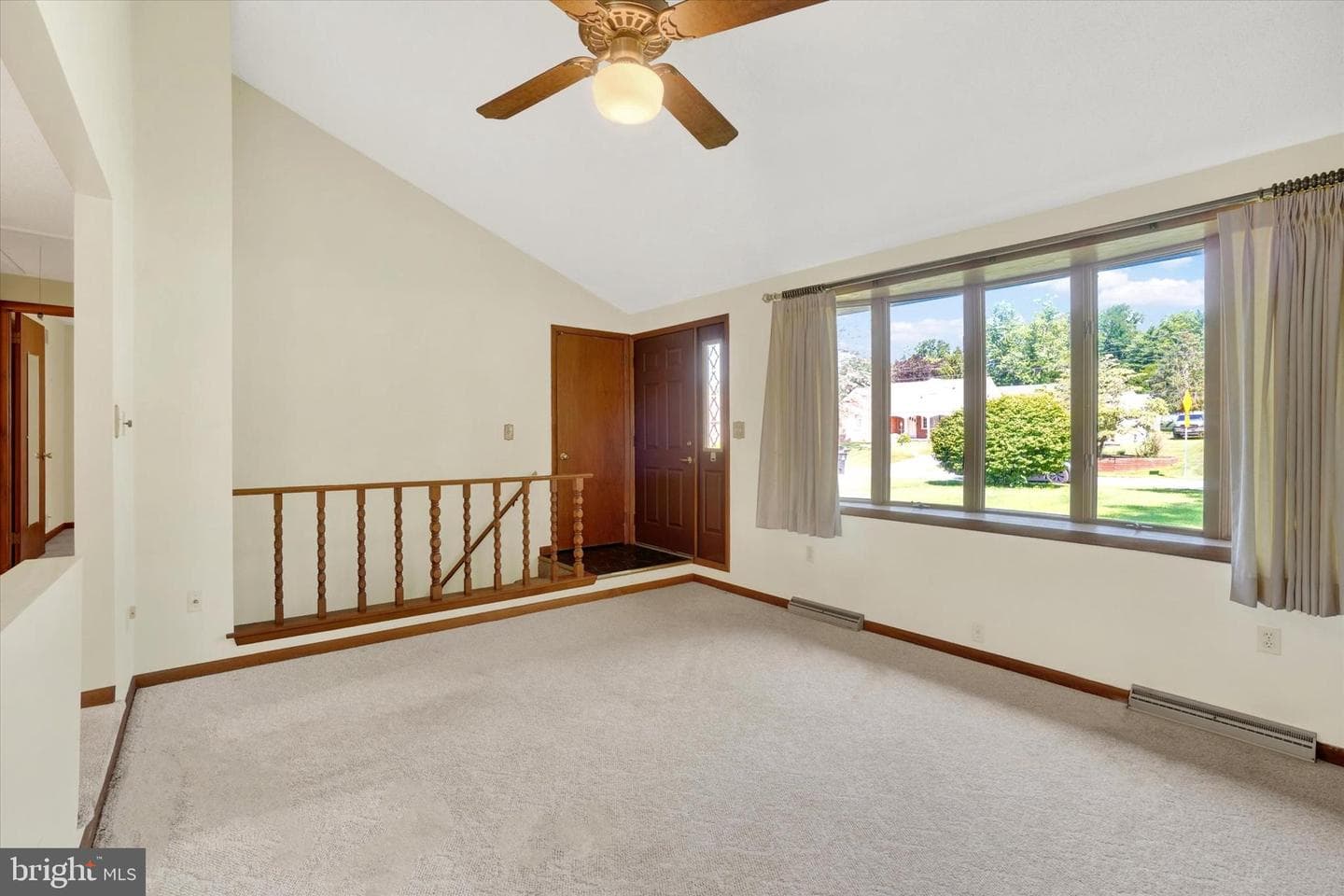 406 Beaumont Road photo 5