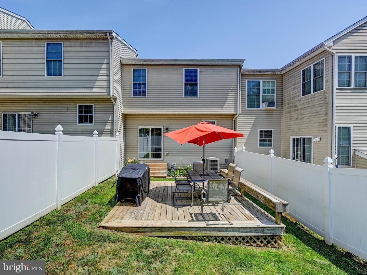254 N Front Street photo 11
