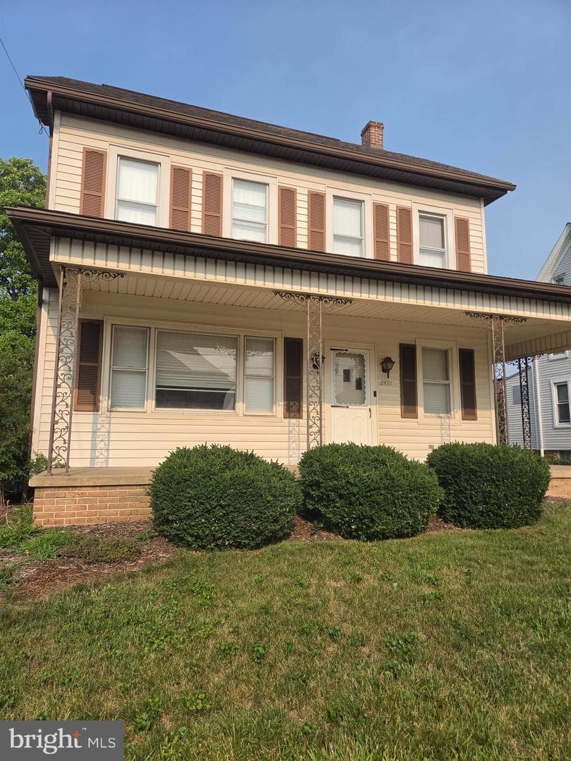 2421 S Queen Street photo 5