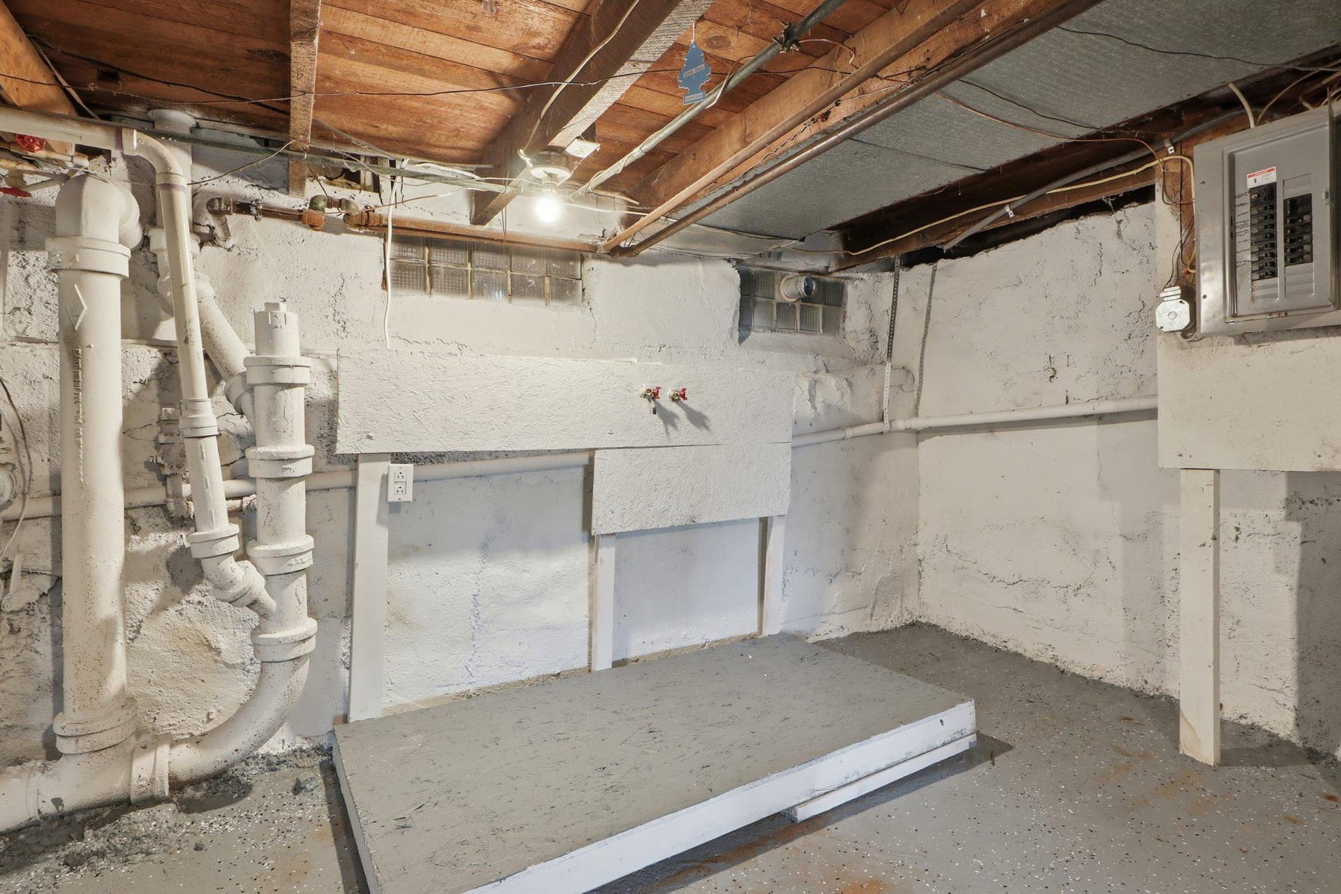 1269 E Philadelphia Street photo 38