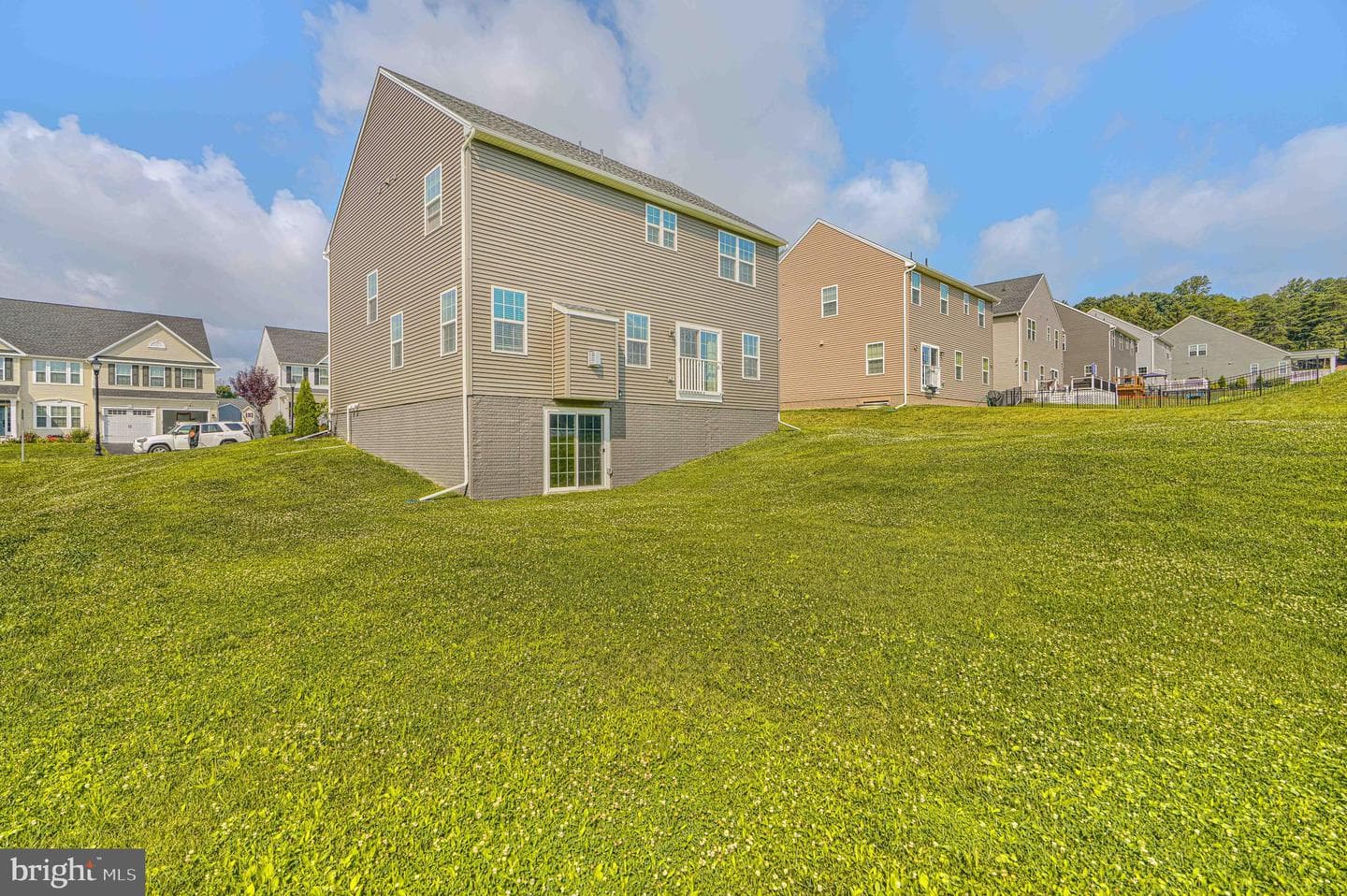 219 Chadsworth Way photo 57