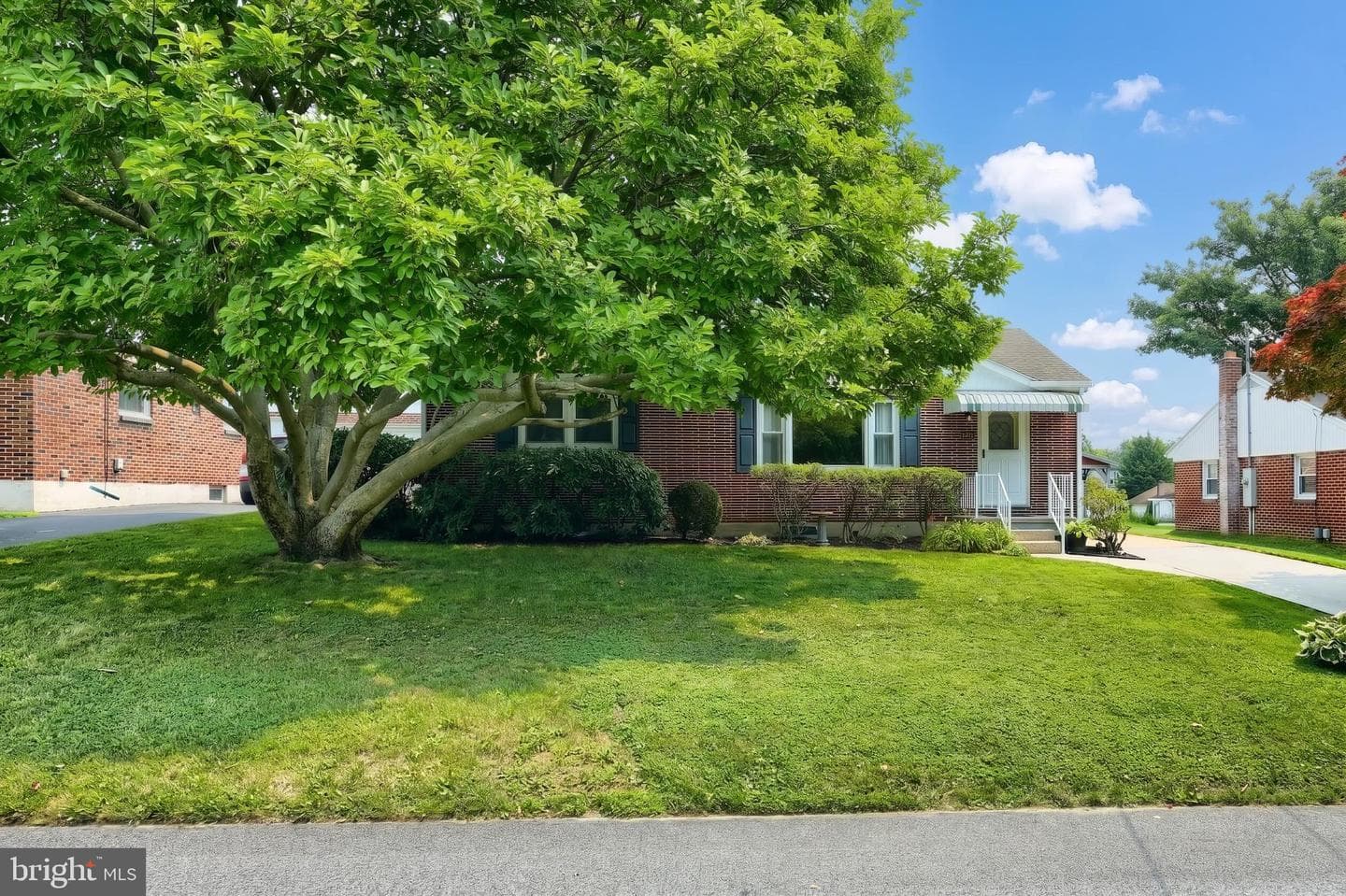 2135 Pleasant View Drive photo 3
