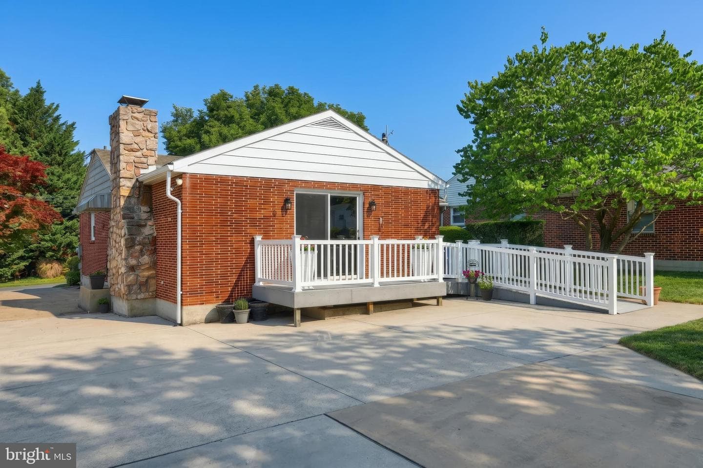 2135 Pleasant View Drive photo 5