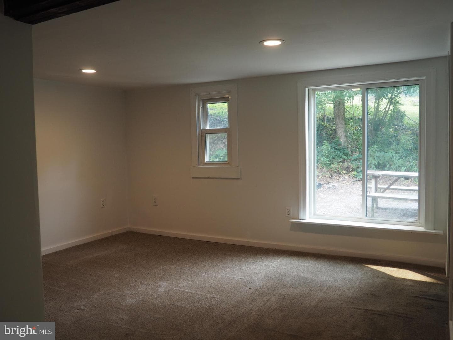 606 S Mountain Road photo 17