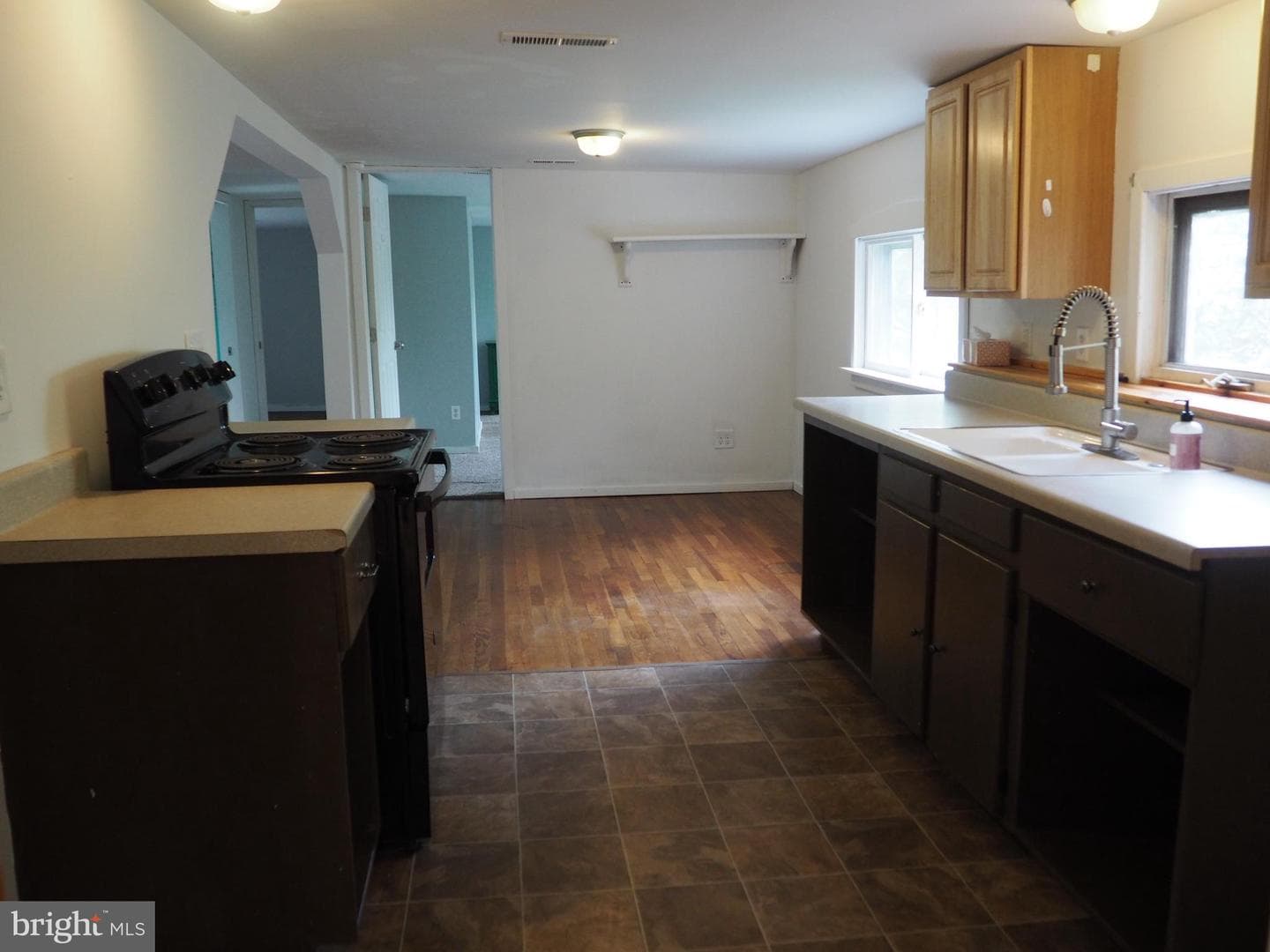 606 S Mountain Road photo 32