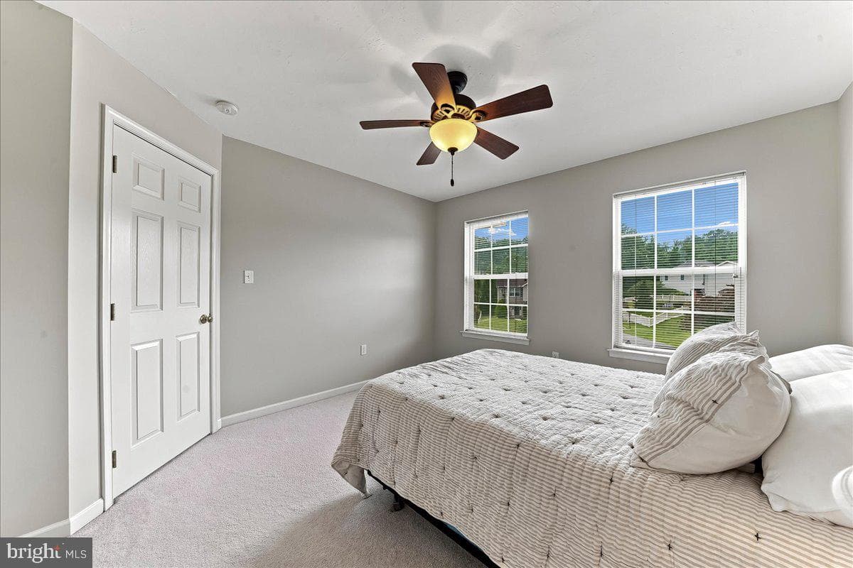 125 Fieldstone Court photo 27