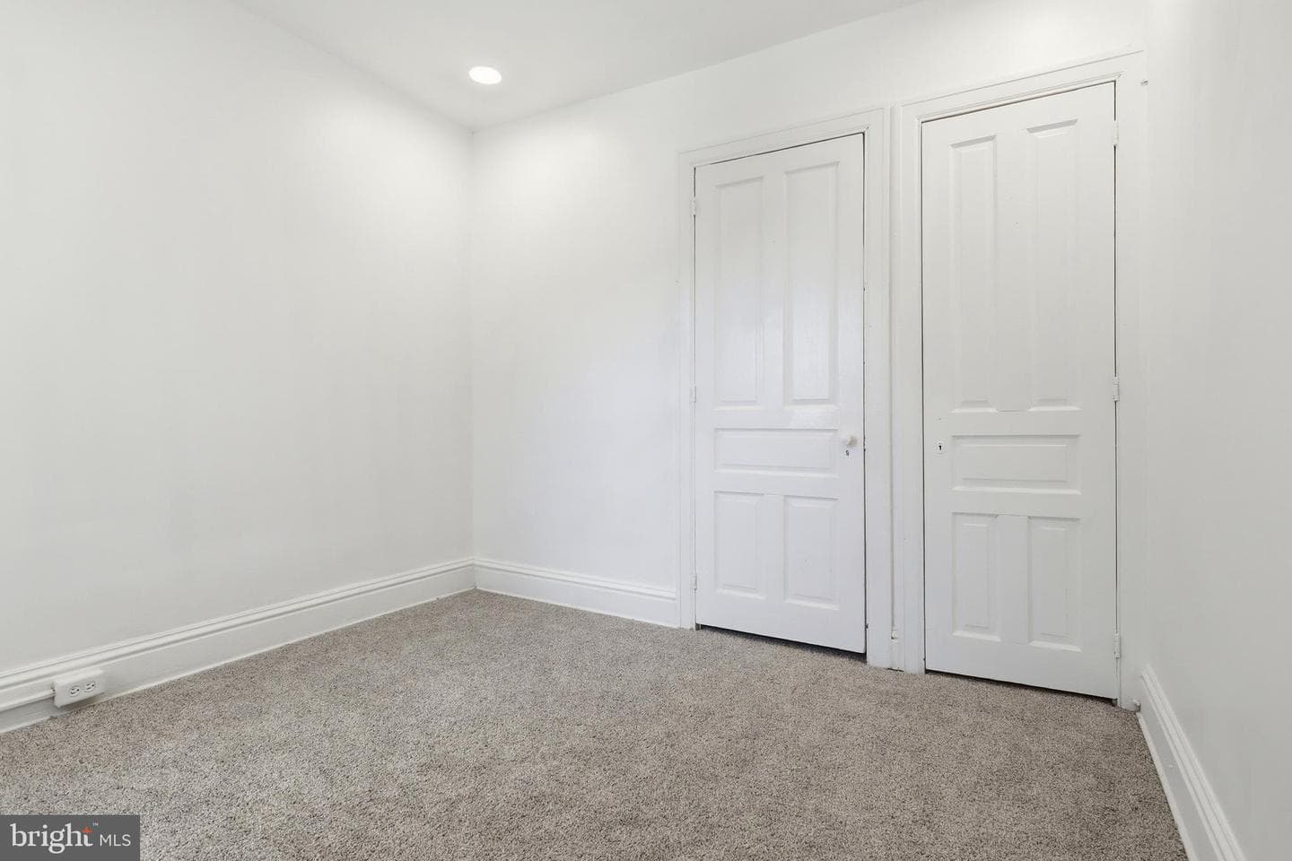 1274 W Princess Street photo 10