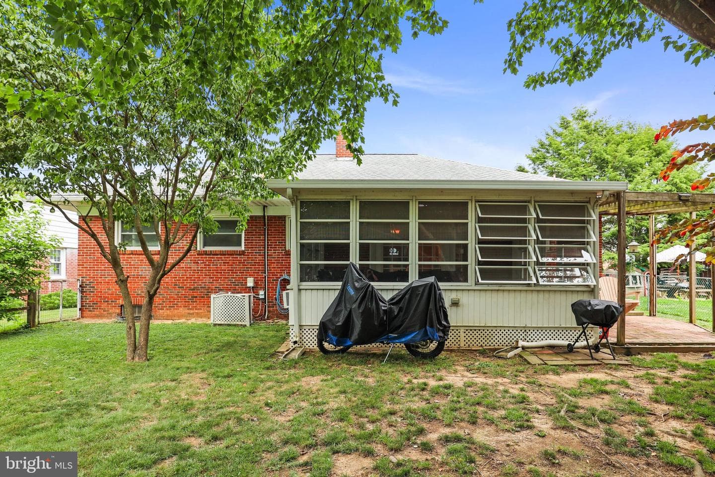 208 Willow Street photo 25