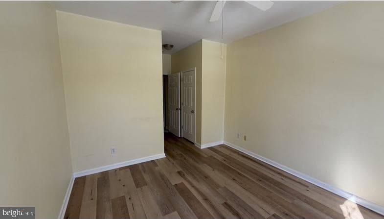 300 Riverbend Drive #1e photo 11