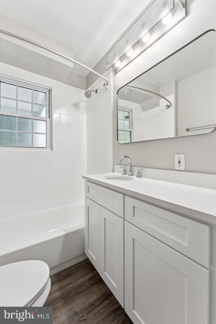 2153 N Taylor Street photo 16