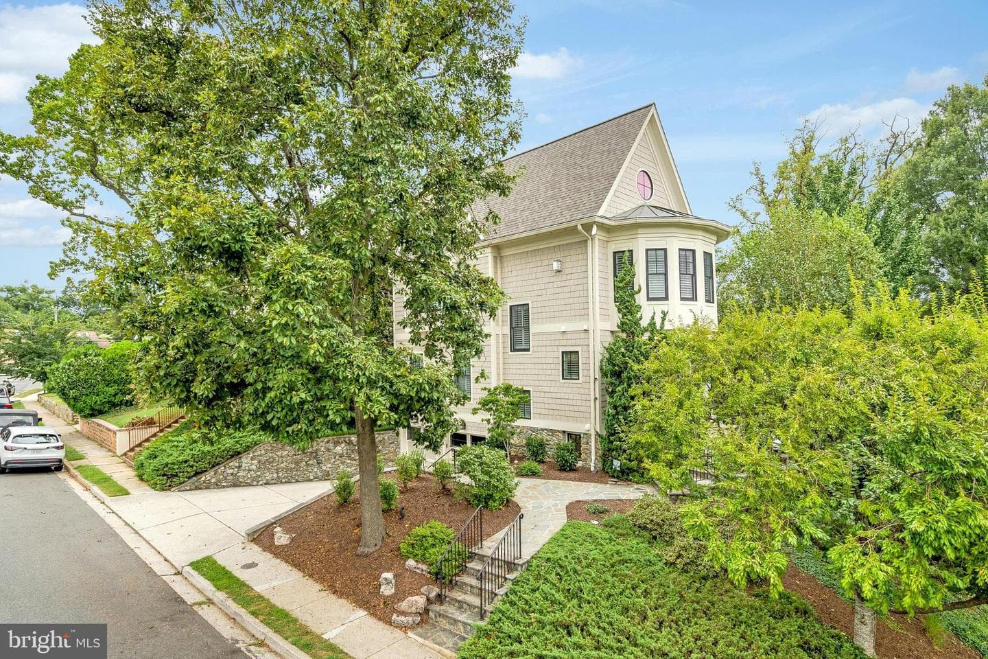 2807 1st Road N photo 2