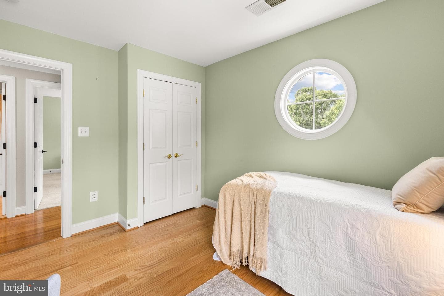 127 S Highland Street photo 29