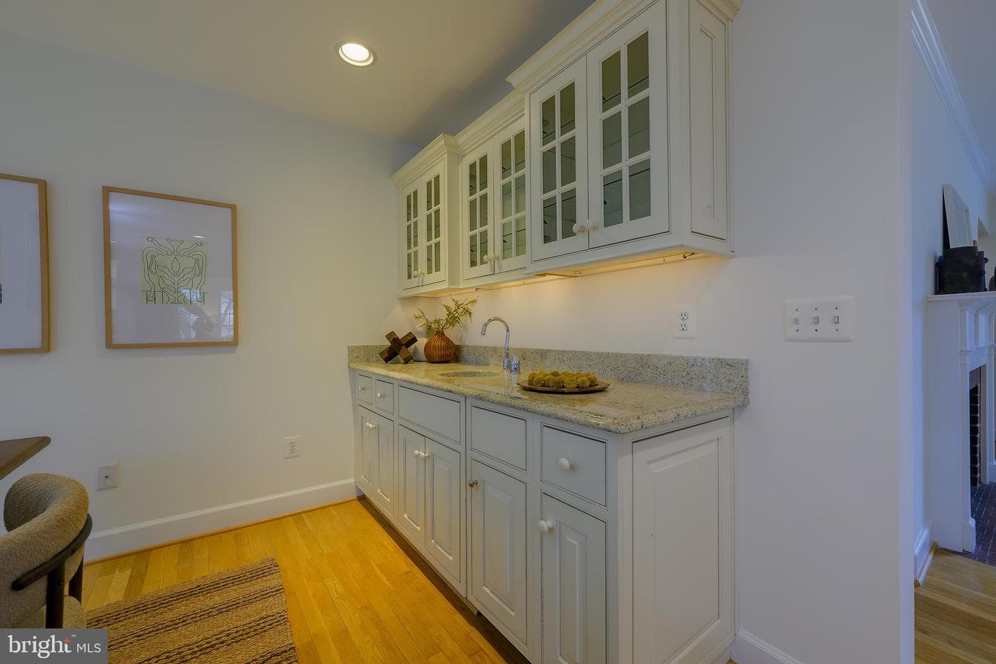 2625 S Hayes Street photo 20