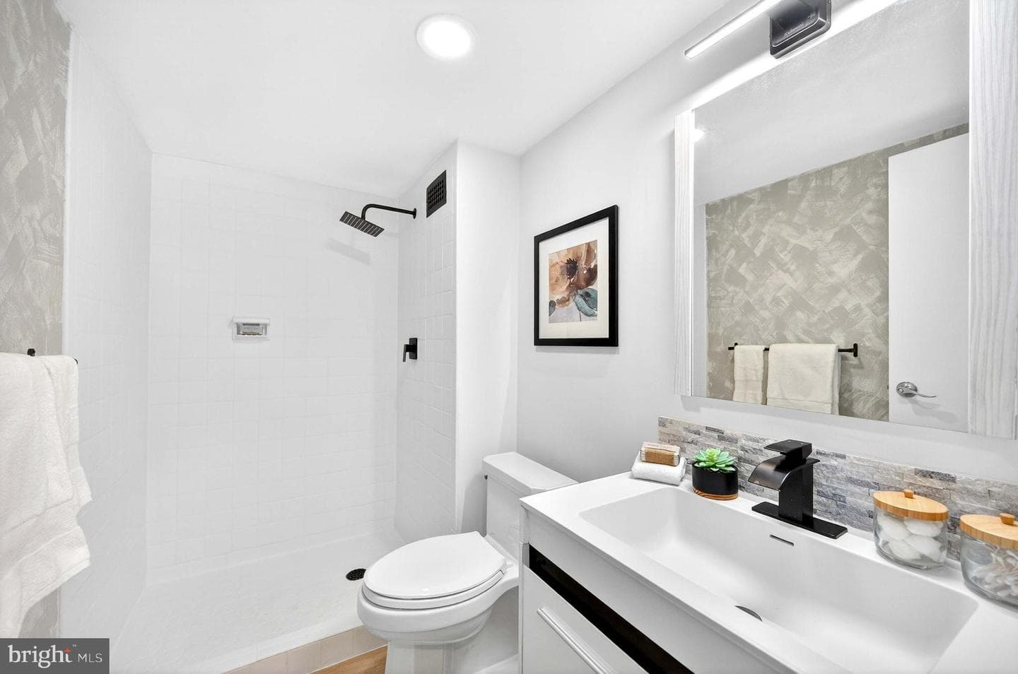 1300 Army Navy Drive #117 photo 29