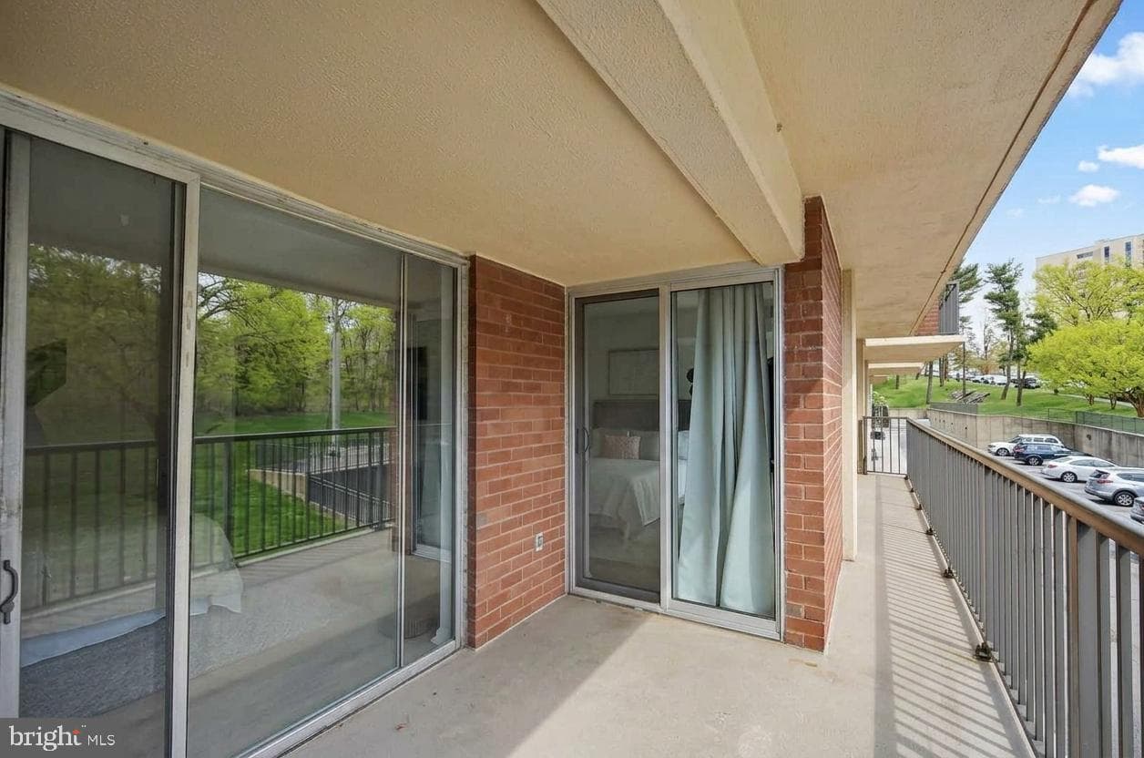 1300 Army Navy Drive #117 photo 33