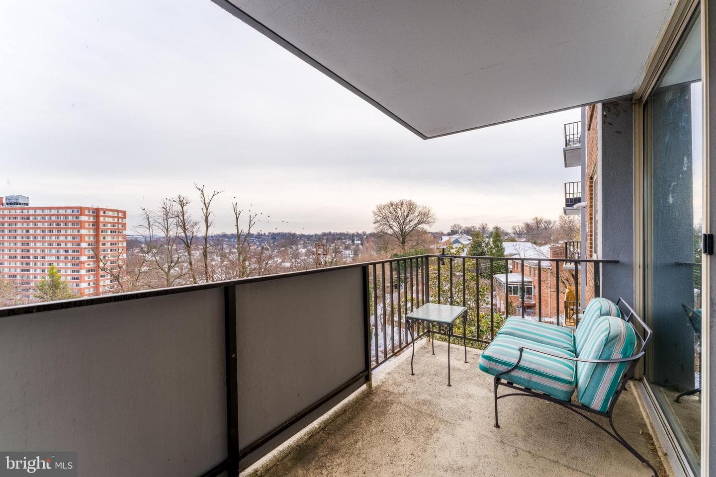 1515 S Arlington Ridge Road #504 photo 25