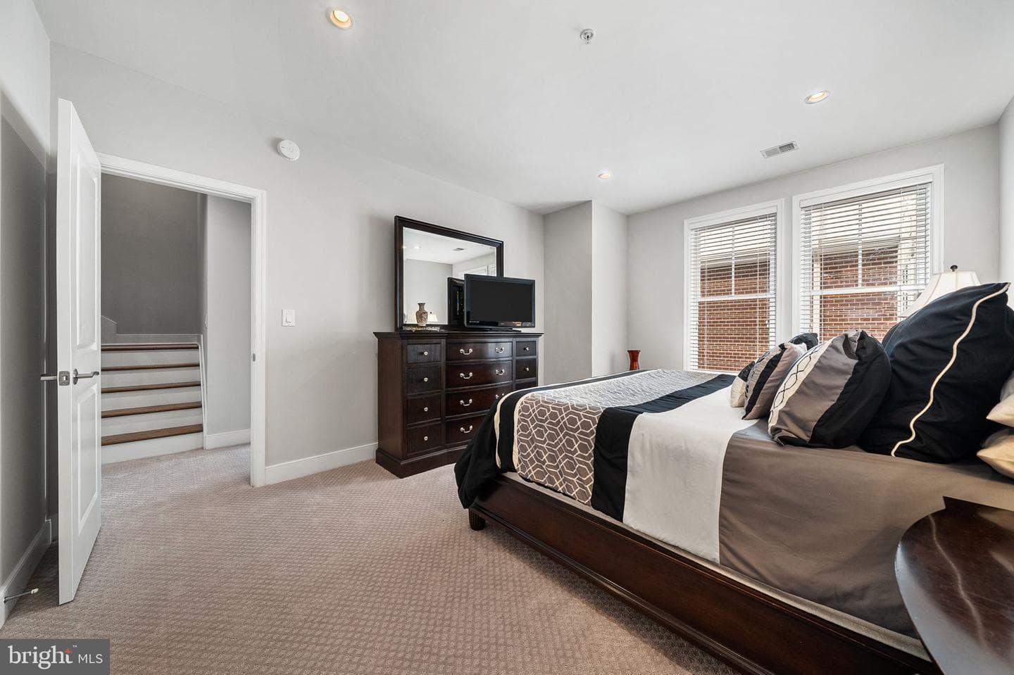 1418 N Rhodes Street #b420 photo 32
