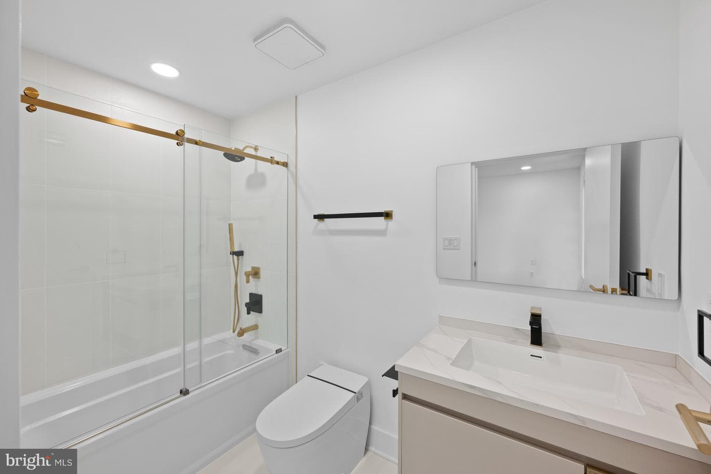 2321 N Richmond Street photo 38