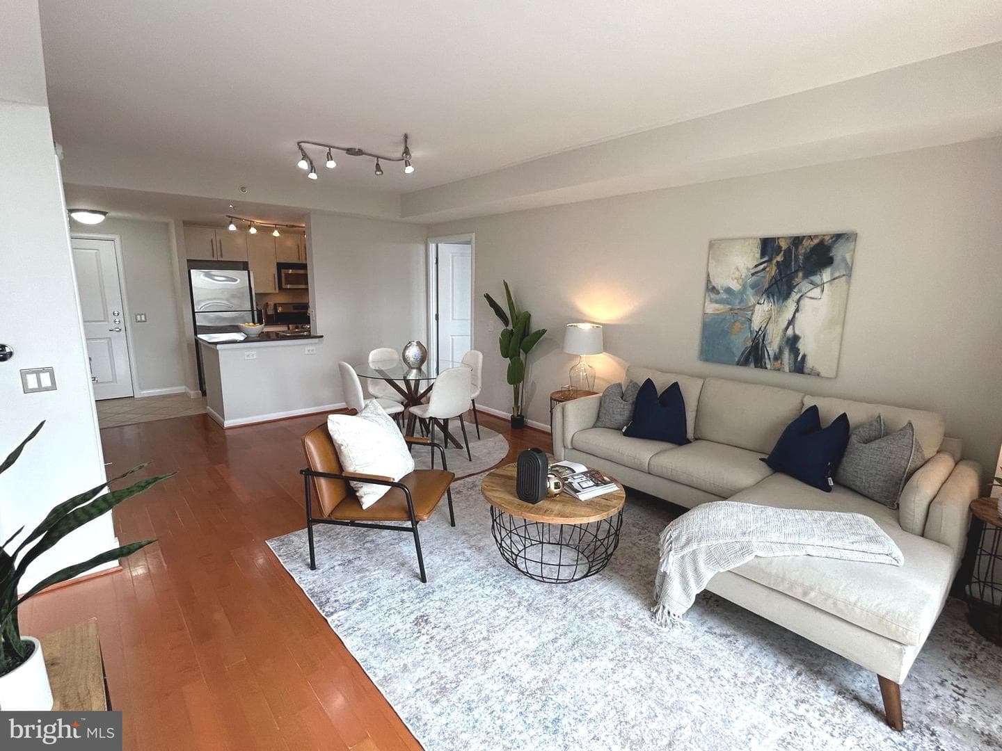 1021 N Garfield Street #812 photo 9