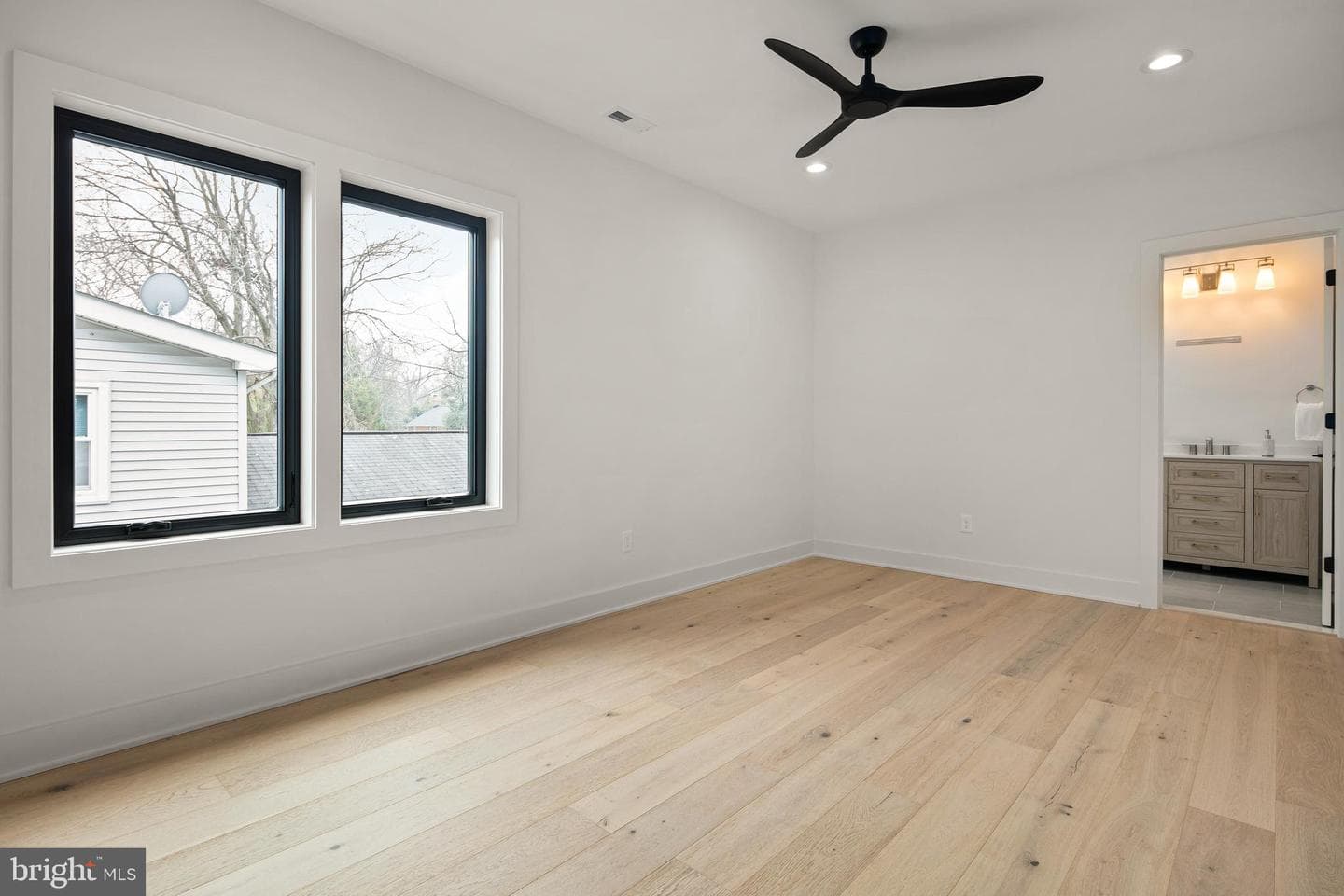 126 S Highland Street photo 36