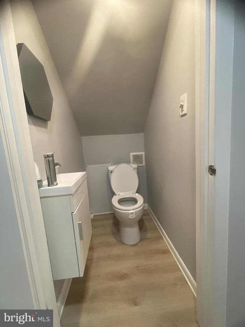 913 N Harrison Street photo 35