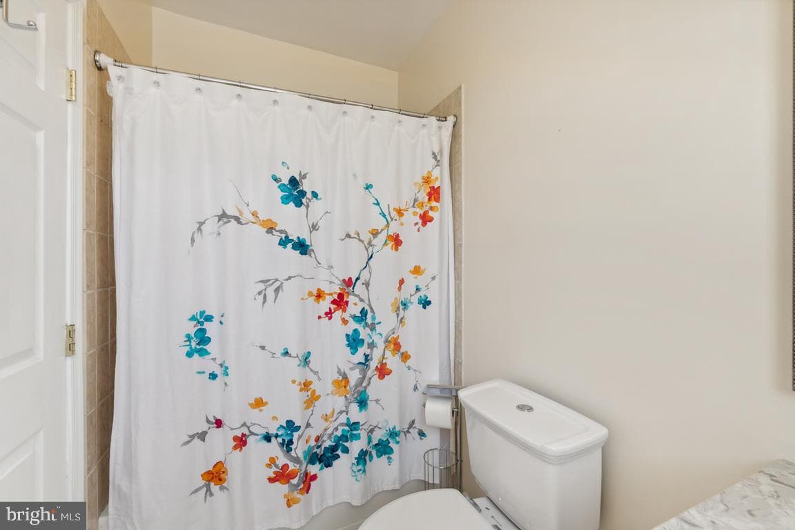 2034 S Shirlington Road photo 14