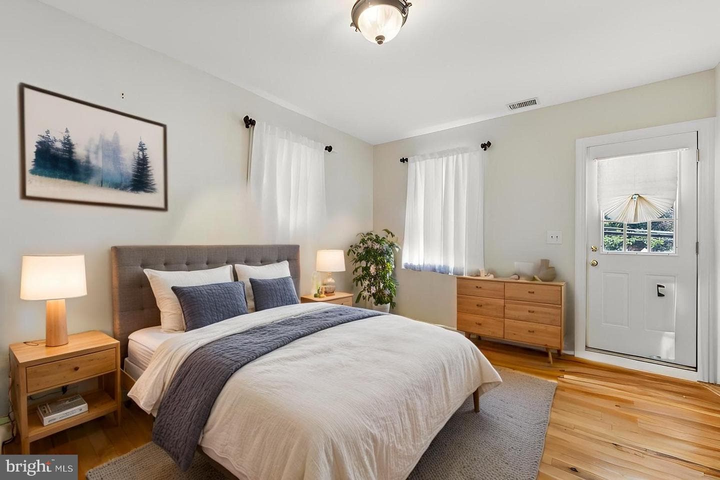 2034 S Shirlington Road photo 16