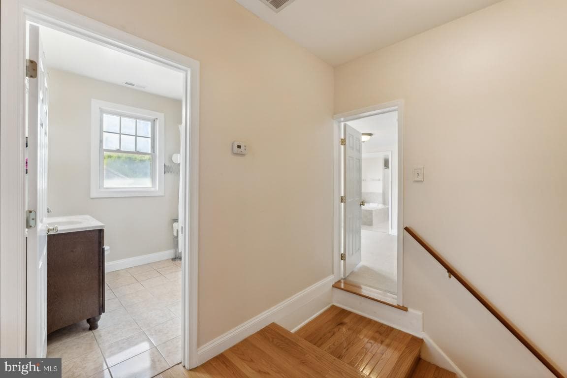 2034 S Shirlington Road photo 19