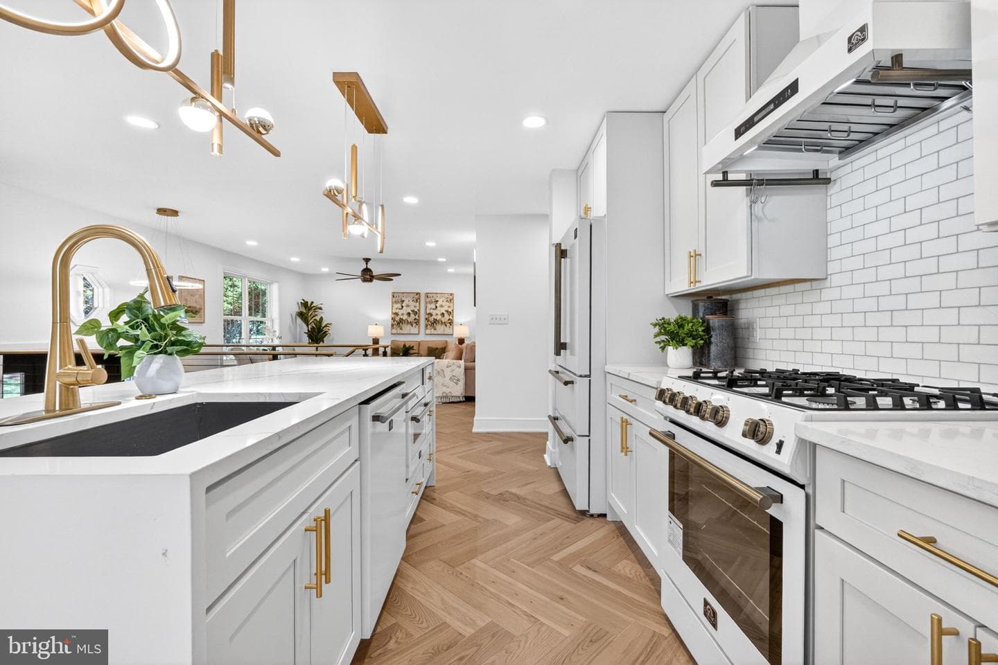 1911 S Kenmore Street photo 18
