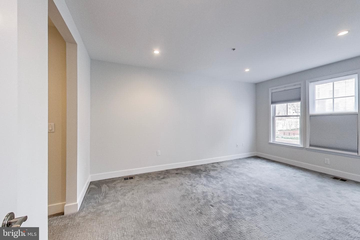 1418 N Rhodes Street #b120 photo 16