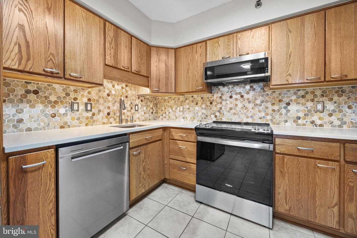1805 Crystal Dr # 1010S photo 14