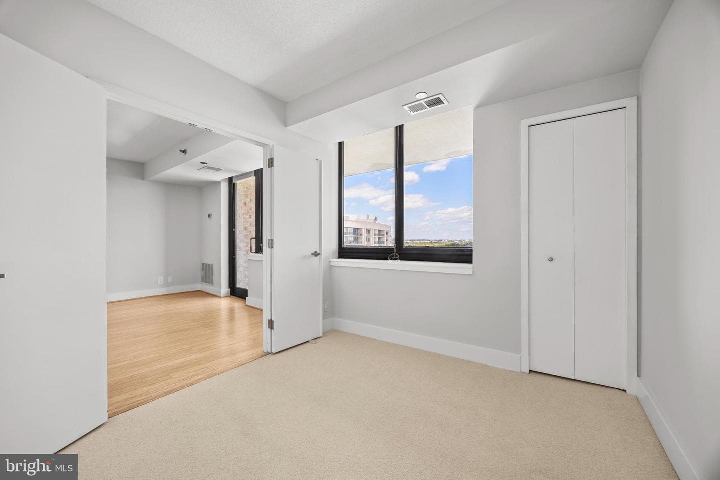 1805 Crystal Dr # 1010S photo 26