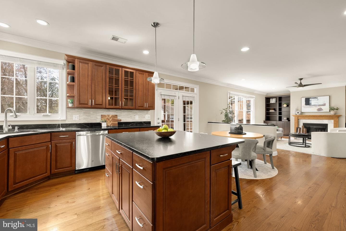 1022 N Edison Street photo 19