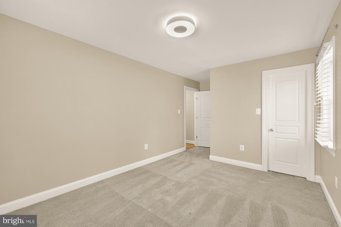 1022 N Edison Street photo 57