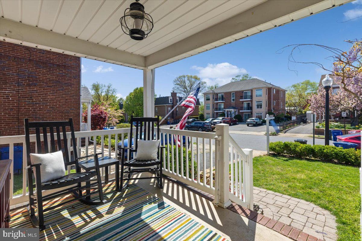 411 S Veitch Street photo 35