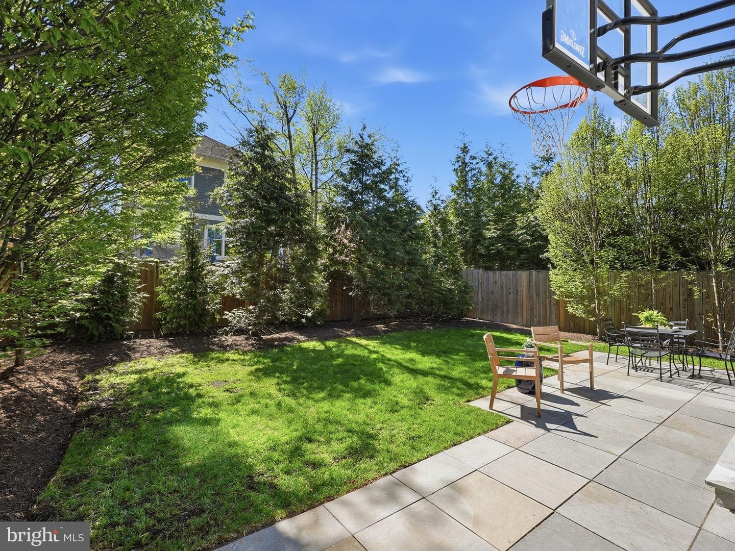 1404 N Herndon Street photo 84