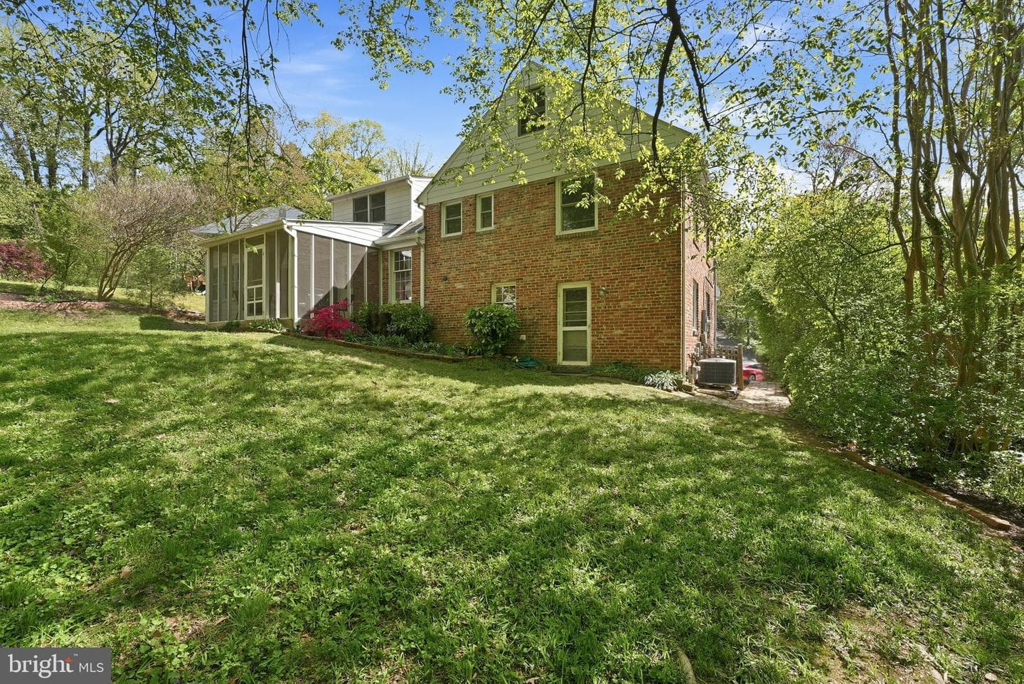 3004 S Hill Street photo 39