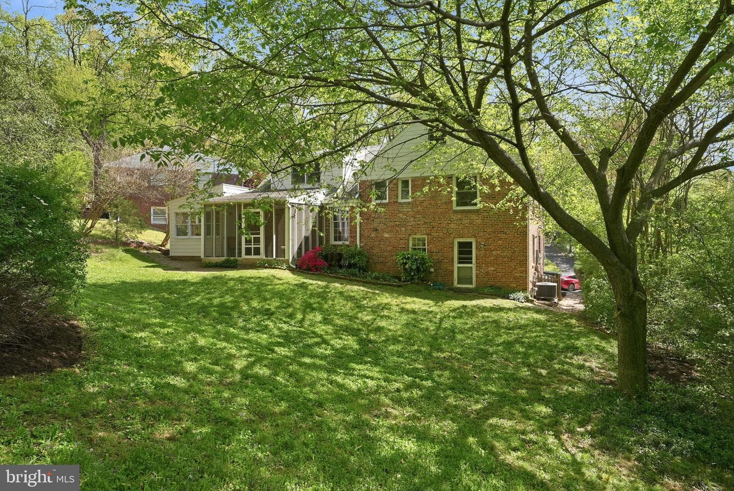 3004 S Hill Street photo 40