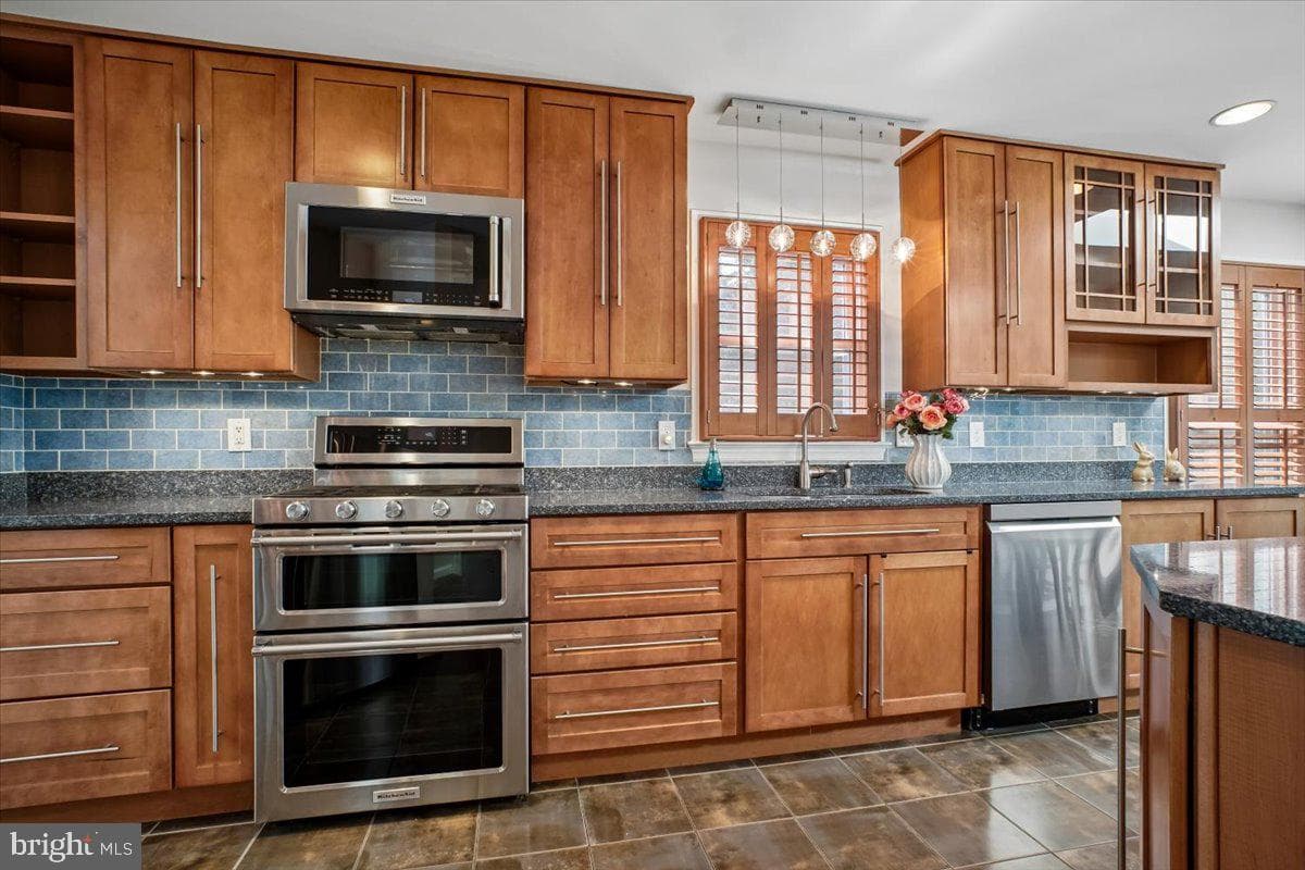 5725 6th Street N photo 14