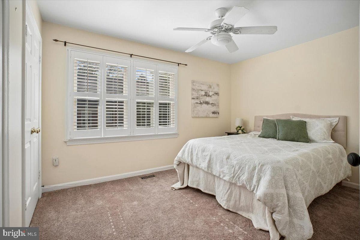5725 6th Street N photo 20