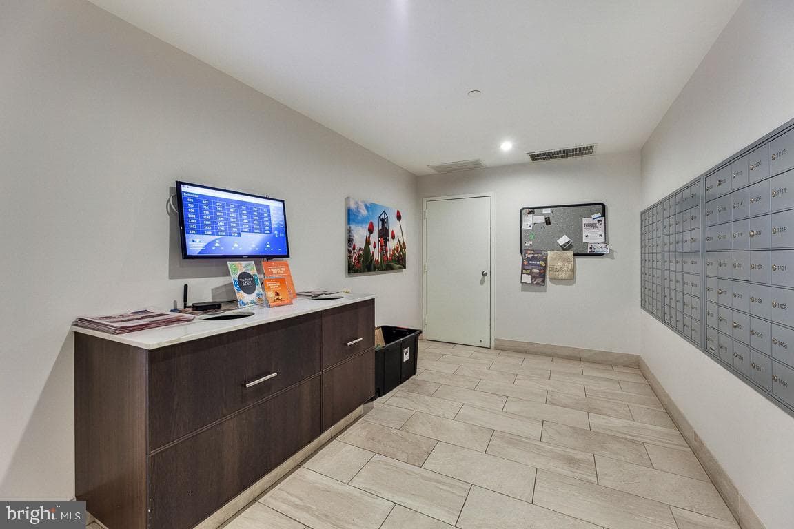 1301 N Courthouse Road #1007 photo 35