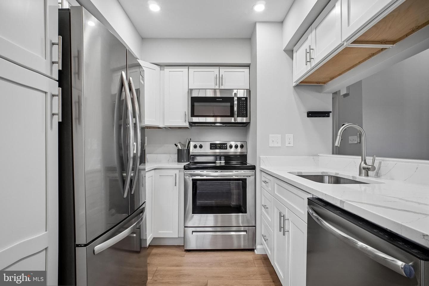2813 S Woodrow Street #g photo 11