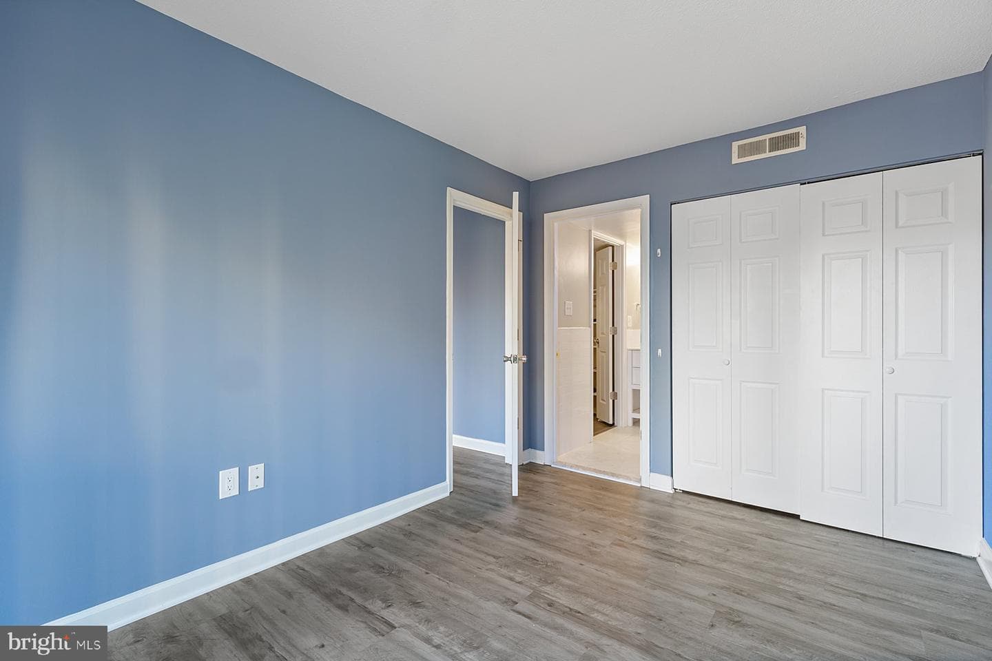 1300 Army Navy Drive #612 photo 14
