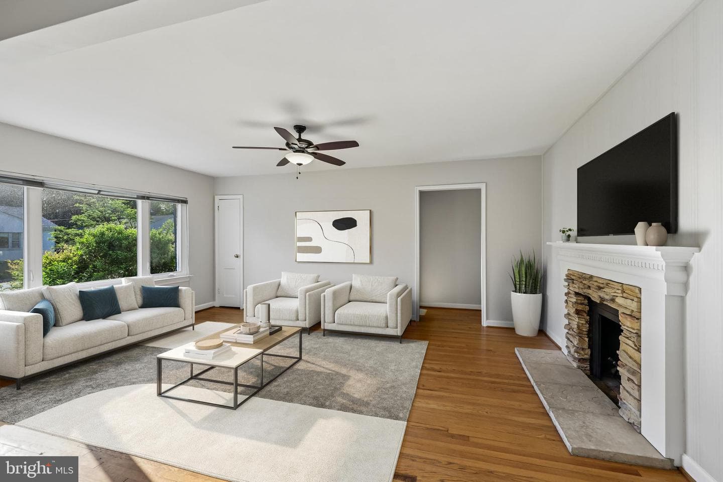 312 S Fenwick Street photo 3