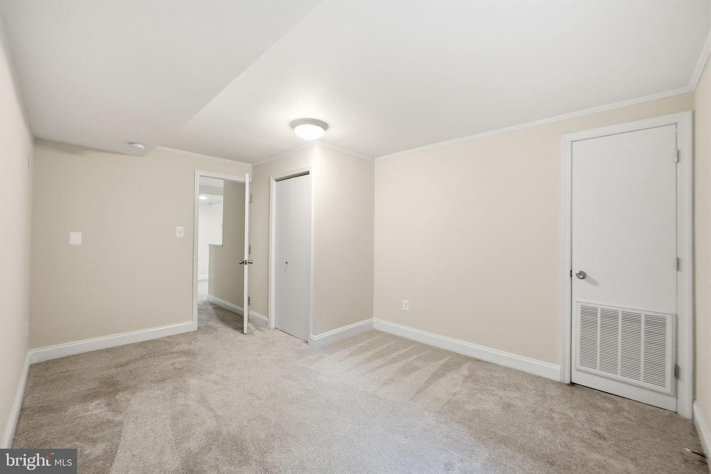 2351 N Vermont Street N photo 37