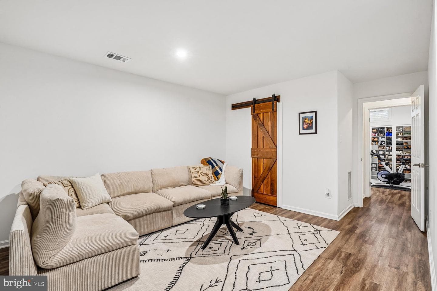 1179 N Vernon Street photo 22