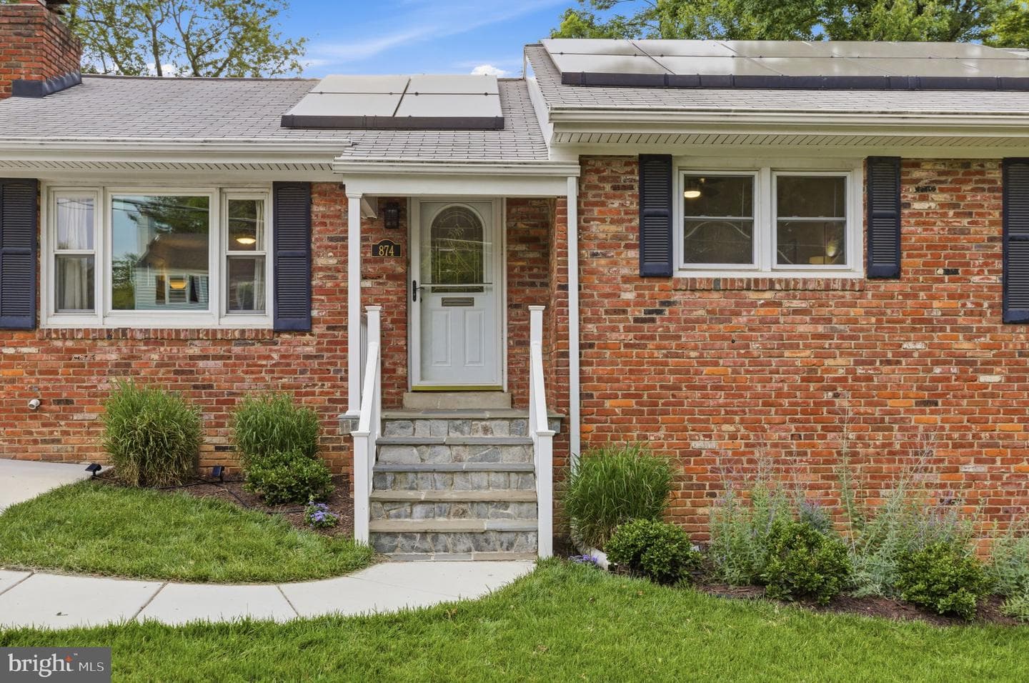 874 N Lebanon Street photo 3